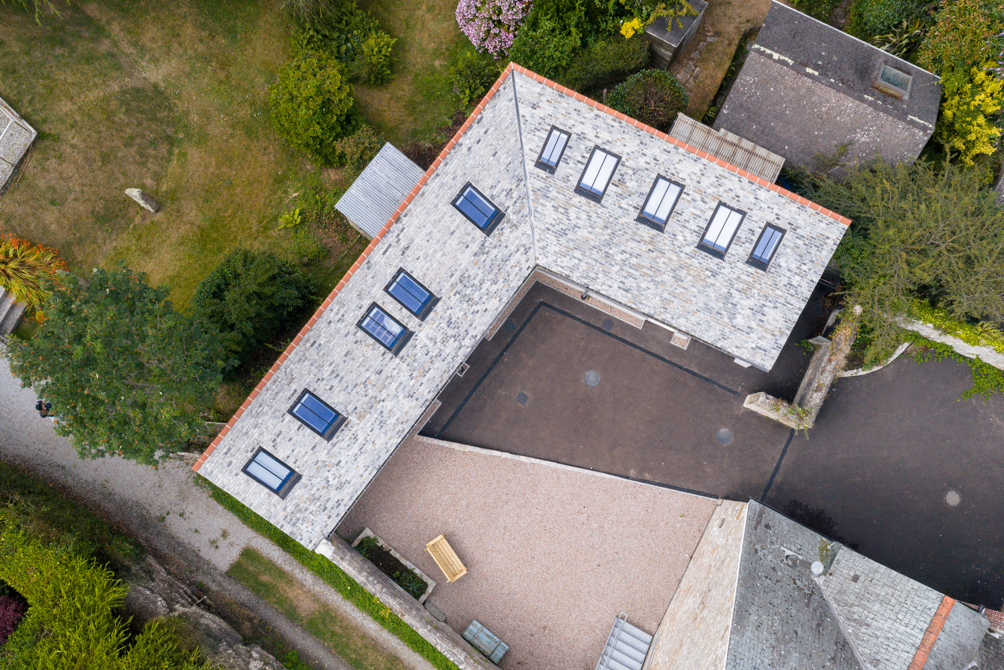 velux-newlyn-studios-transformed-with-daylight-02